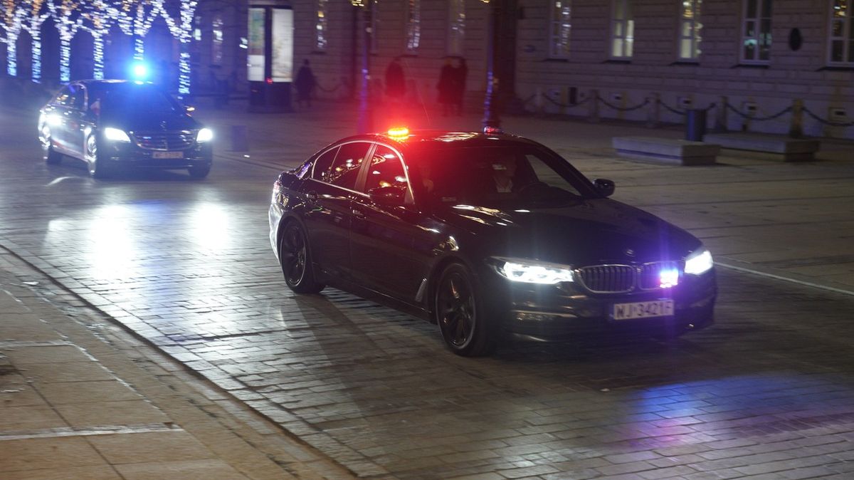 V polském prezidentském paláci se zatýkalo. Policie si přišla pro dva politiky PiS